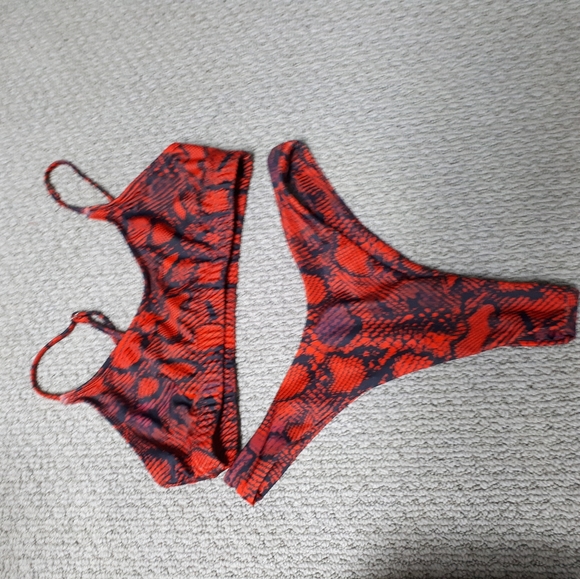 Bathing suit - Picture 1 of 2